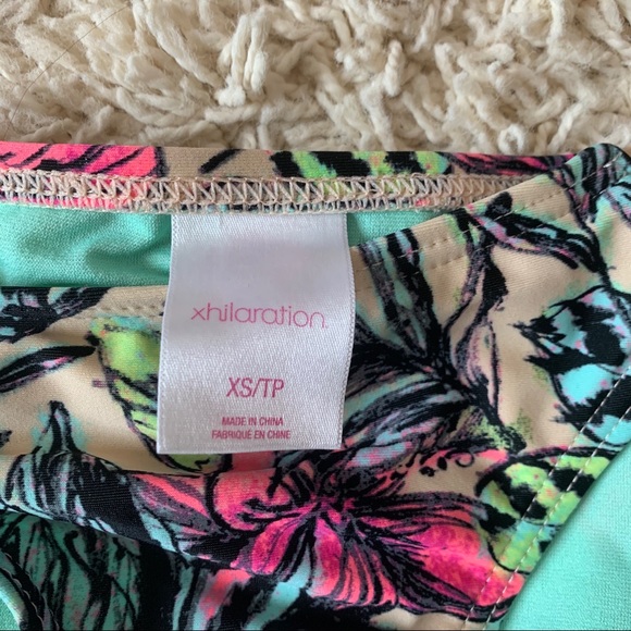 Bikini - Picture 5 of 8